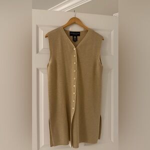 Adrienne Vittadini Tan Sleeveless Button-Down Shirt